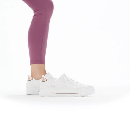 SKECHERS Slip-ins: BOBS Social White Sneaker Womens sizes 5-11/NEW