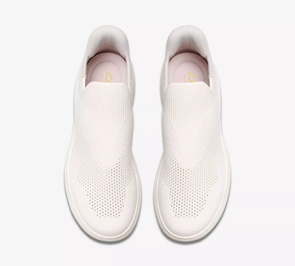 Clarks Nalle Step White Knit Sneaker Women's sizes US 5-11 NEW!!!