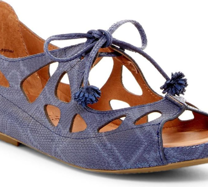 Gentle Souls by Kenneth Cole Brynn Navy Sandal Women's sizes 6-11/NEW