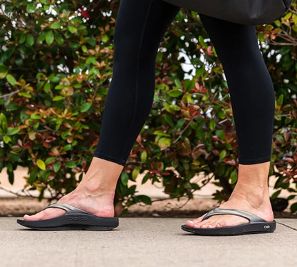 OOFOS OOlala Thong Luxe Latte Sandal Womens Sizes M3/W5-M9/W11 NEW