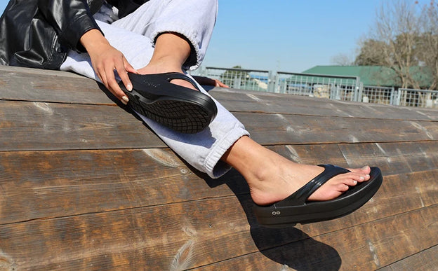 OOFOS OOmega OOlala Thong Black Sandal Womens Sizes M3/W5-M9/W11 NEW