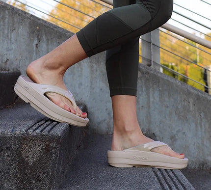 OOFOS OOmega OOlala Thong Nomad Sandal Womens Sizes M3/W5-M9/W11 NEW