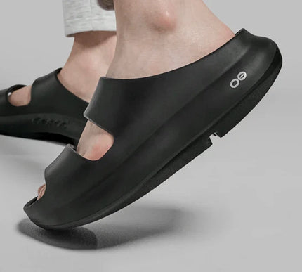 OOFOS OOyea Slide Sandal Black Womens Sizes M3/W5-M9/W11 NEW