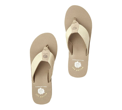 Yellow Box Chellie Platino Flatform Toe Post Sandal Women's sizes 6-10/NEW!!!