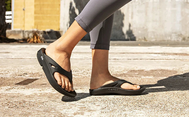 OOFOS OOriginal Thong Sandal Black Mens and Womens Sizes M3/W5-M13/W15 NEW